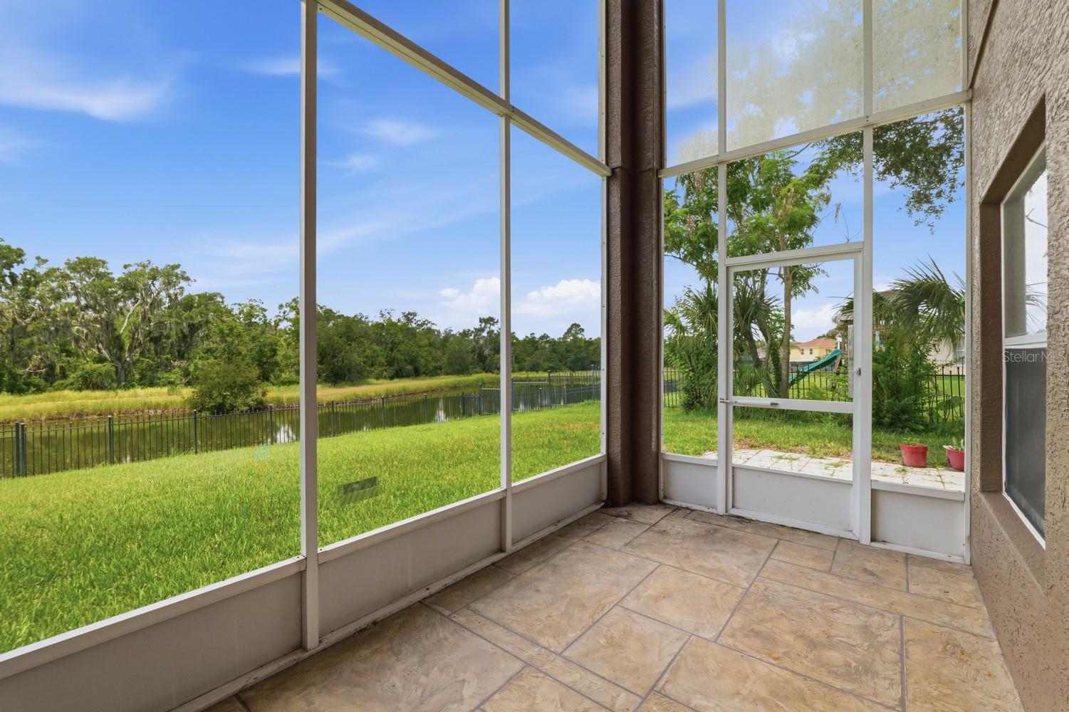 14722 Heronglen Dr, Lithia, FL 33547 photo