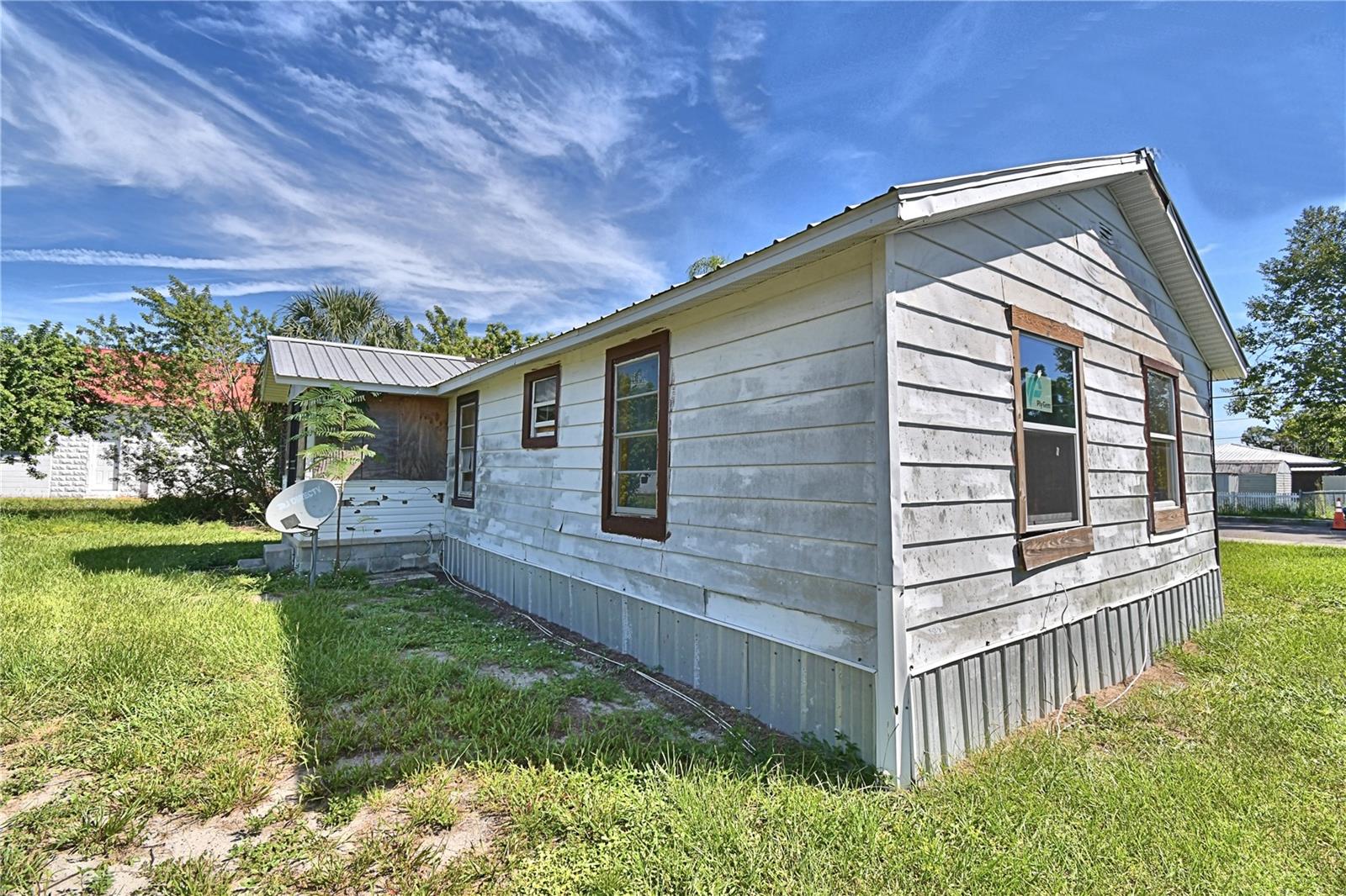 908 S Delaney Ave, Avon Park, FL 33825 photo