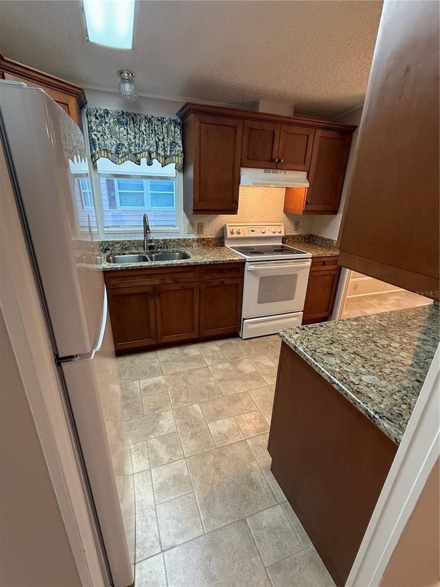 5707 45 St #120, Bradenton, FL 34203 photo
