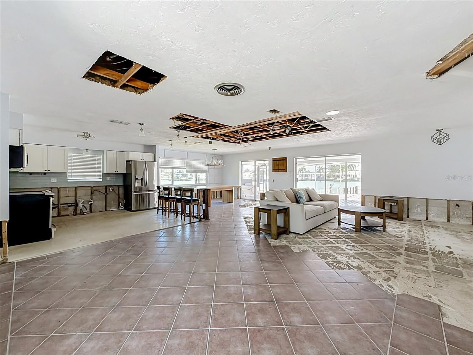 7905 11 Ave, Saint Petersburg, FL 33707 photo
