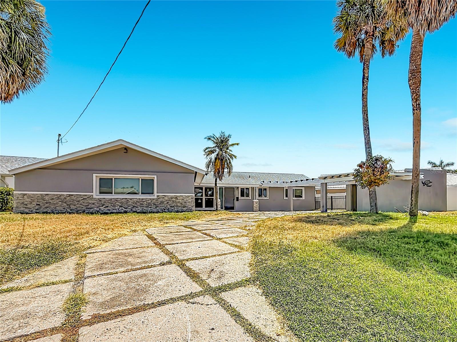 7905 11 Ave, Saint Petersburg, FL 33707 photo