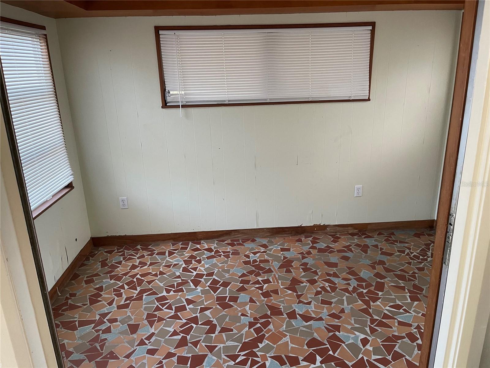 2415 Pelican Dr, Sarasota, FL 34237 photo