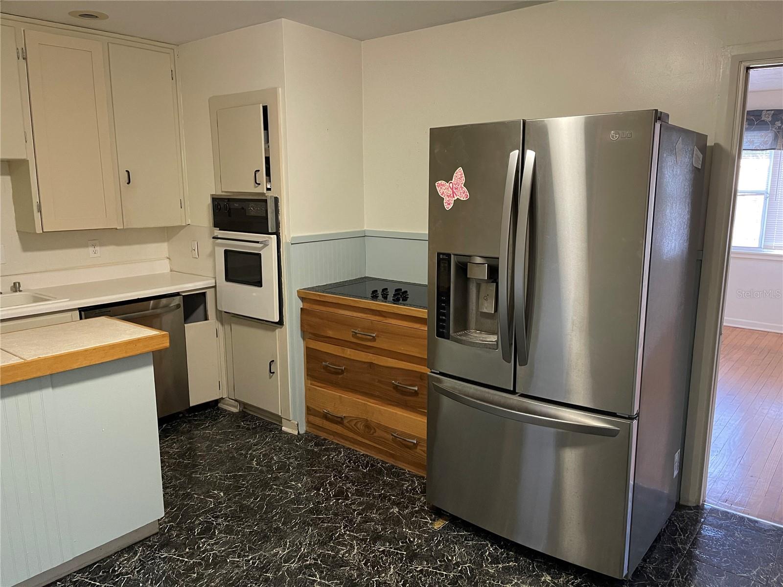 2415 Pelican Dr, Sarasota, FL 34237 photo