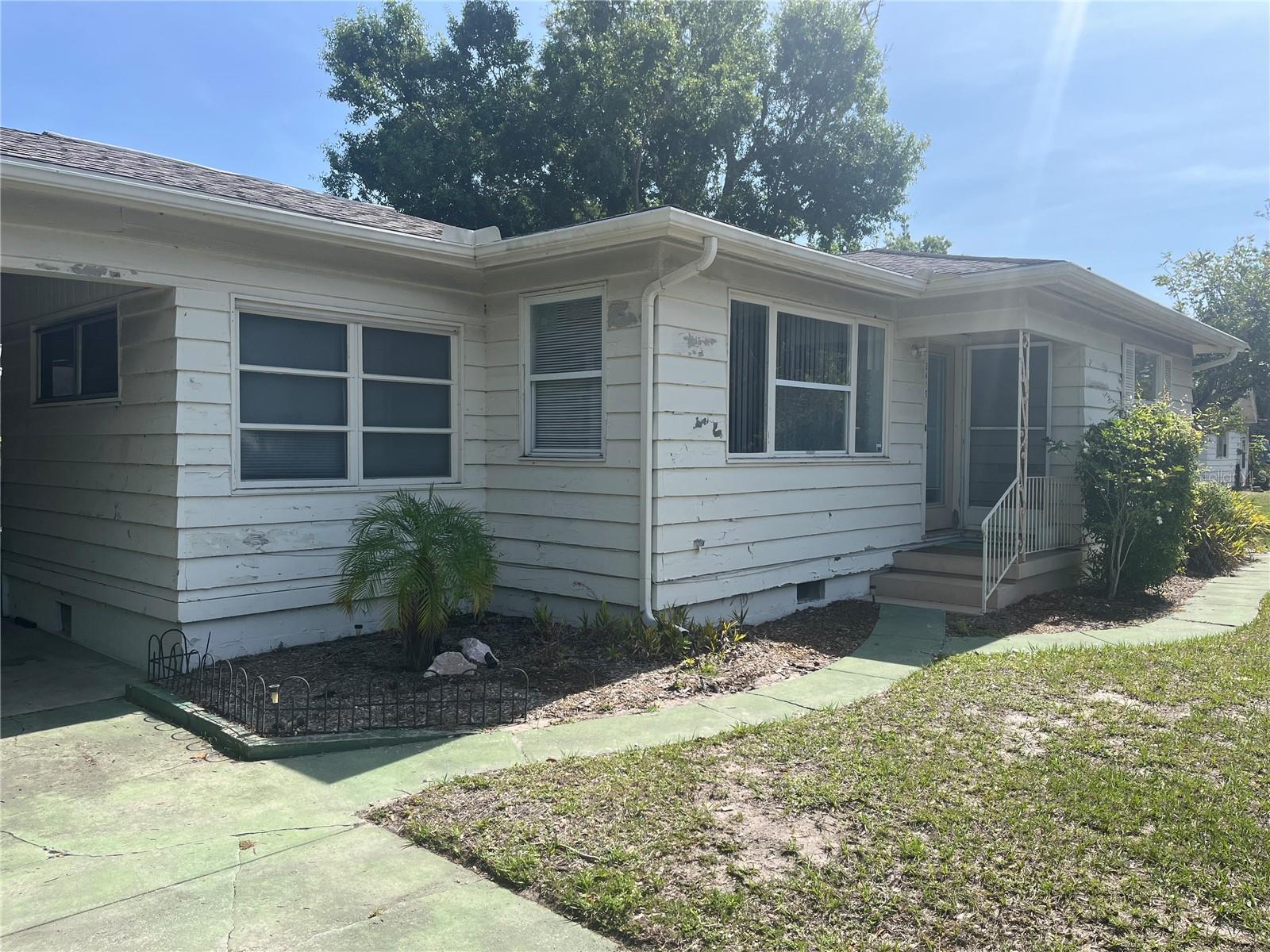 2415 Pelican Dr, Sarasota, FL 34237 photo
