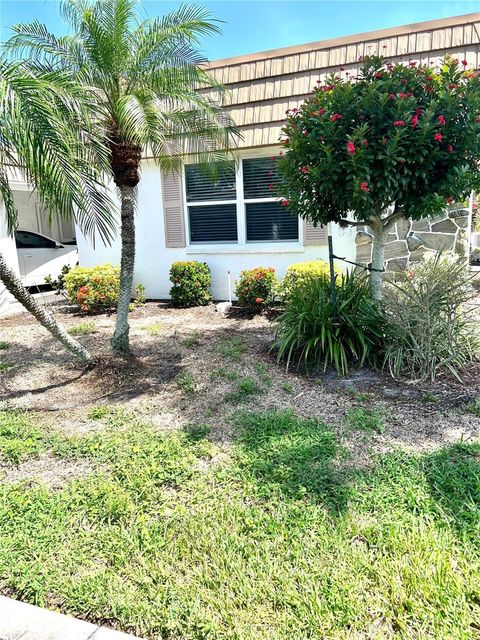 Townhouse in SARASOTA FL 2311 WATERBLUFF Pl.jpg