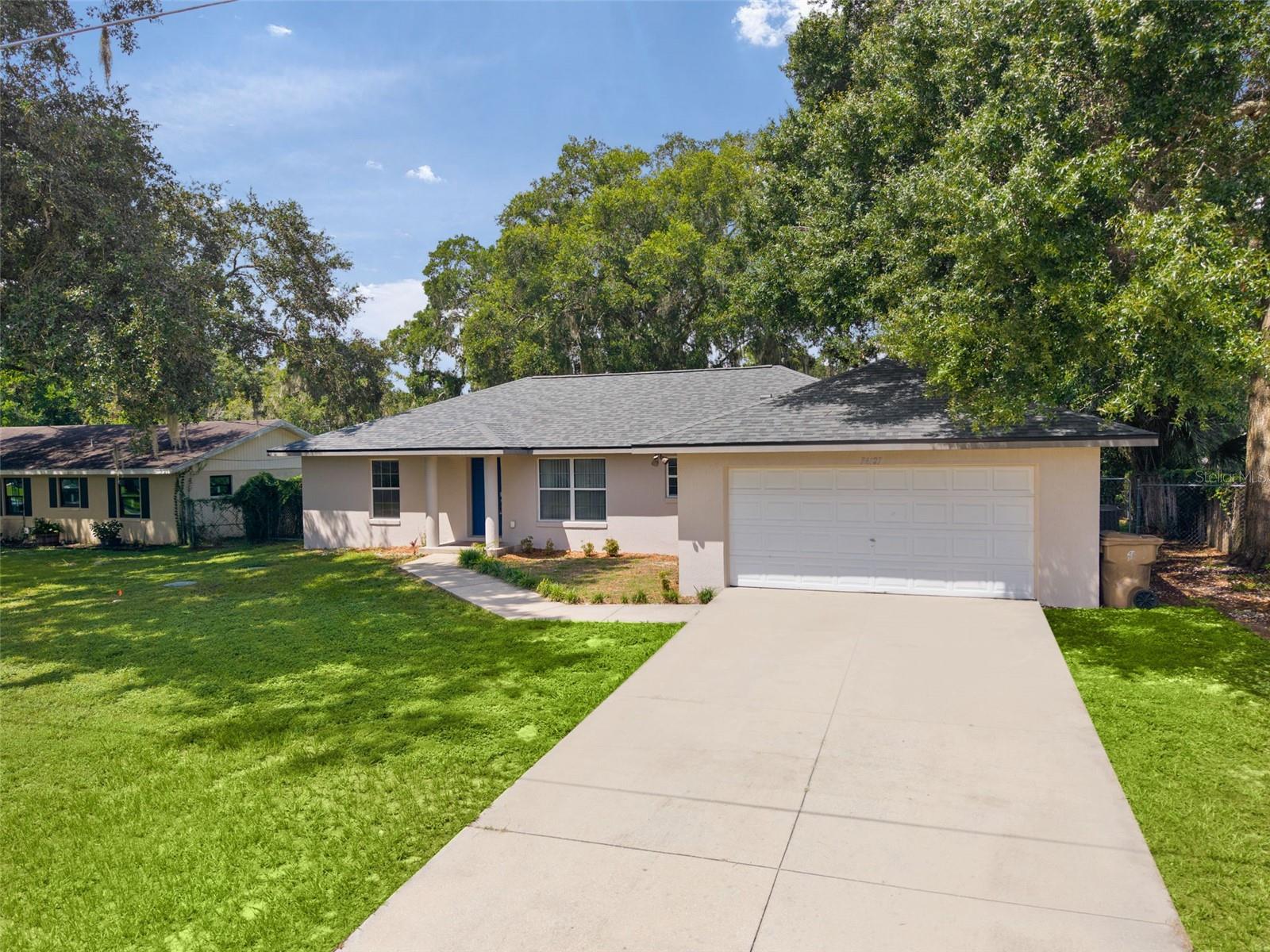 36127 Pine Tree St, Fruitland Park, FL 34731 photo