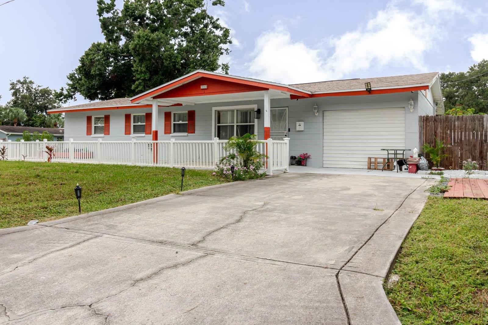 7200 8 St, Saint Petersburg, FL 33702 photo