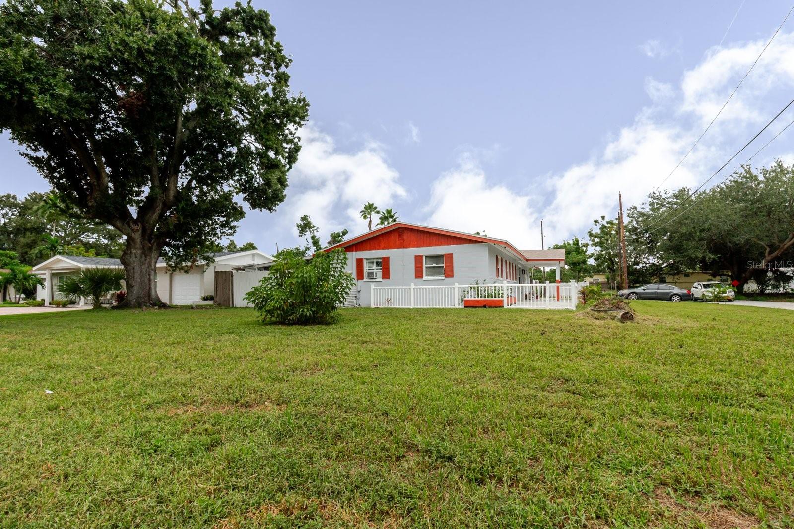 7200 8 St, Saint Petersburg, FL 33702 photo