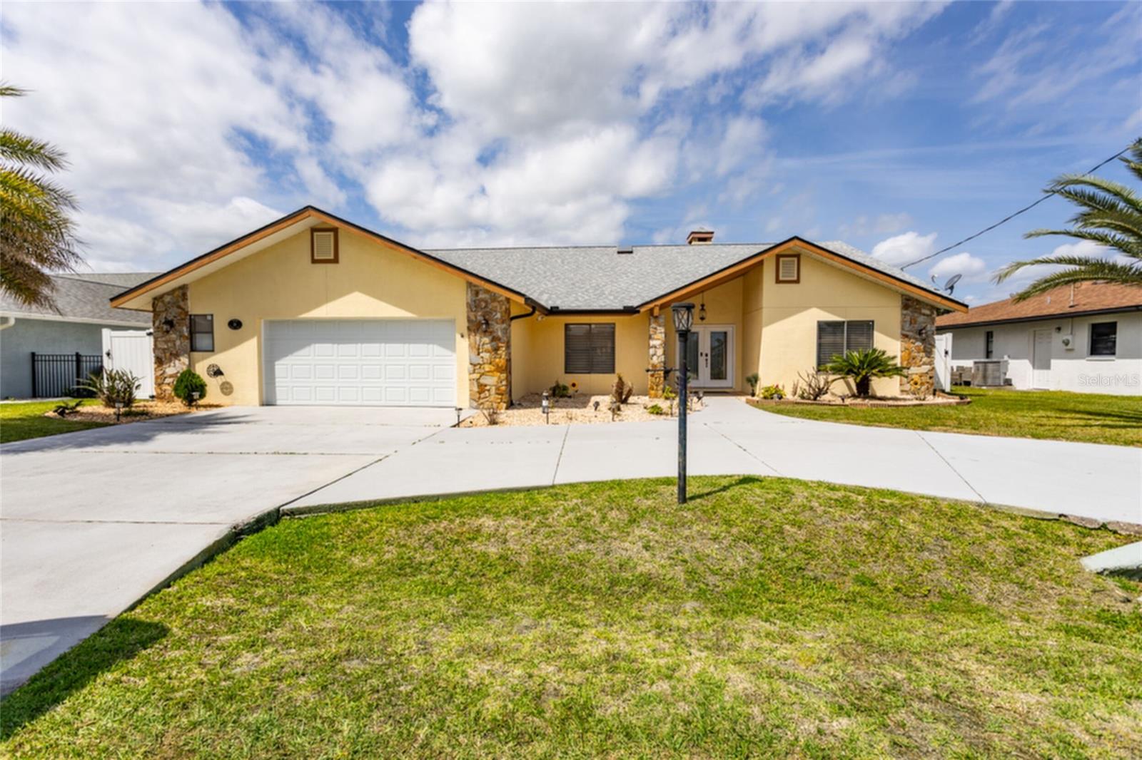 18 Classic Ct, Palm Coast, FL 32137