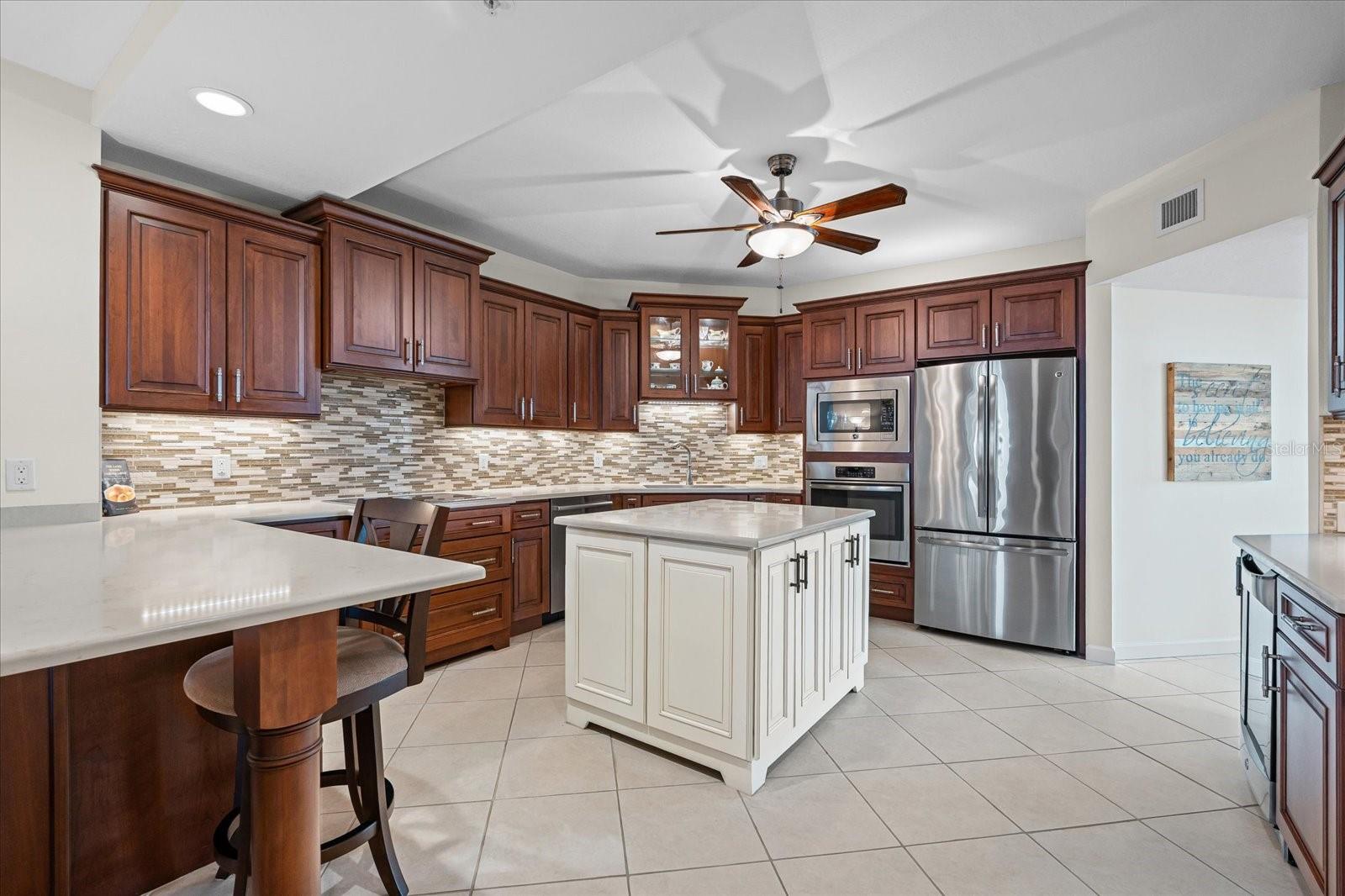 1260 Dolphin Bay Way #404, Sarasota, FL 34242 photo