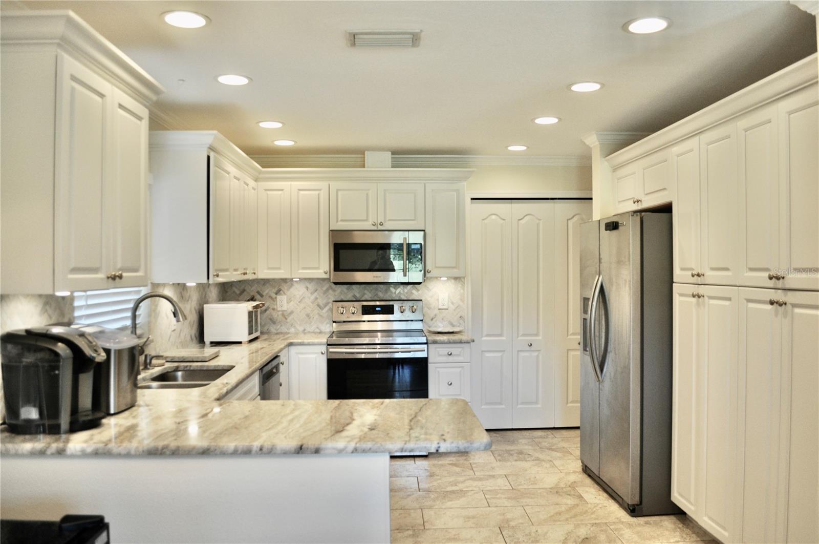 150 Poole Pl, Oldsmar, FL 34677 photo