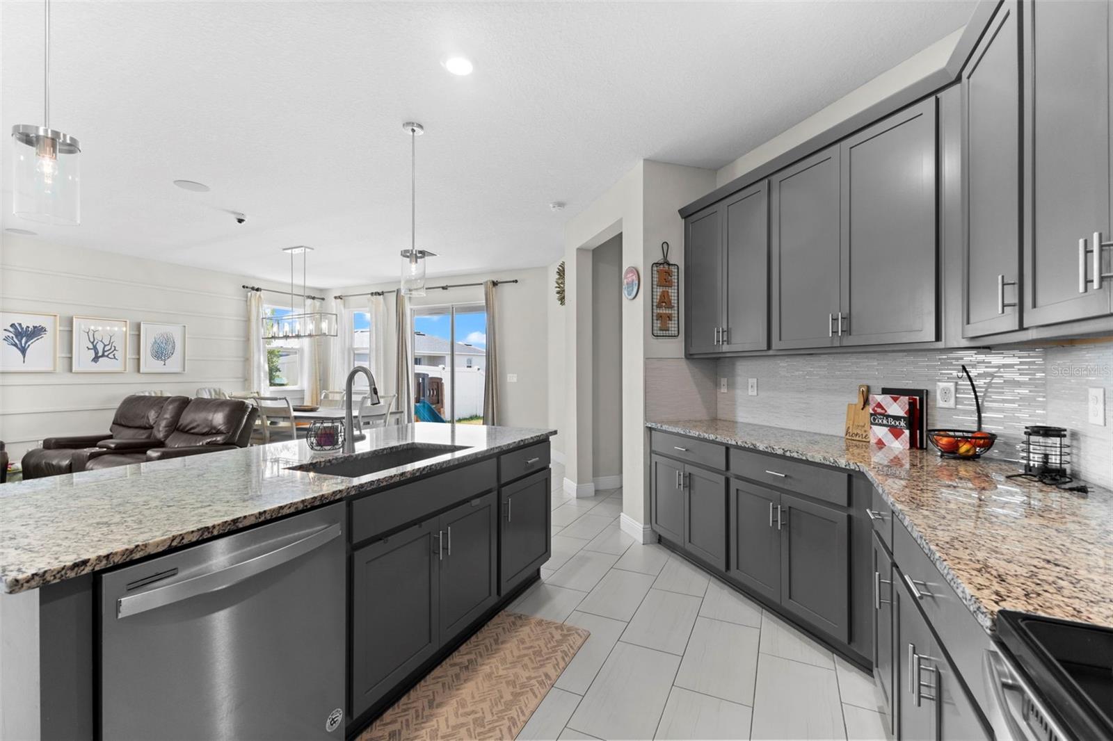 7434 35 Ln, Sarasota, FL 34243 photo