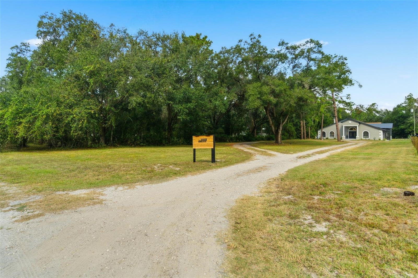 28809 Bennington Dr, Wesley Chapel, FL 33544 photo