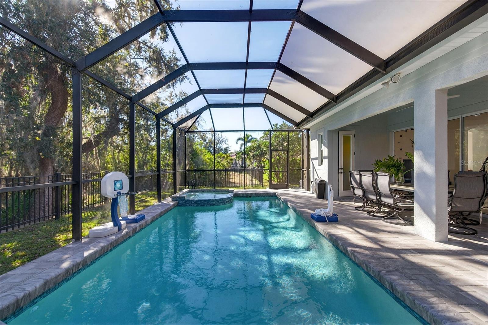 8111 Santa Rosa Ct, Sarasota, FL 34243 photo