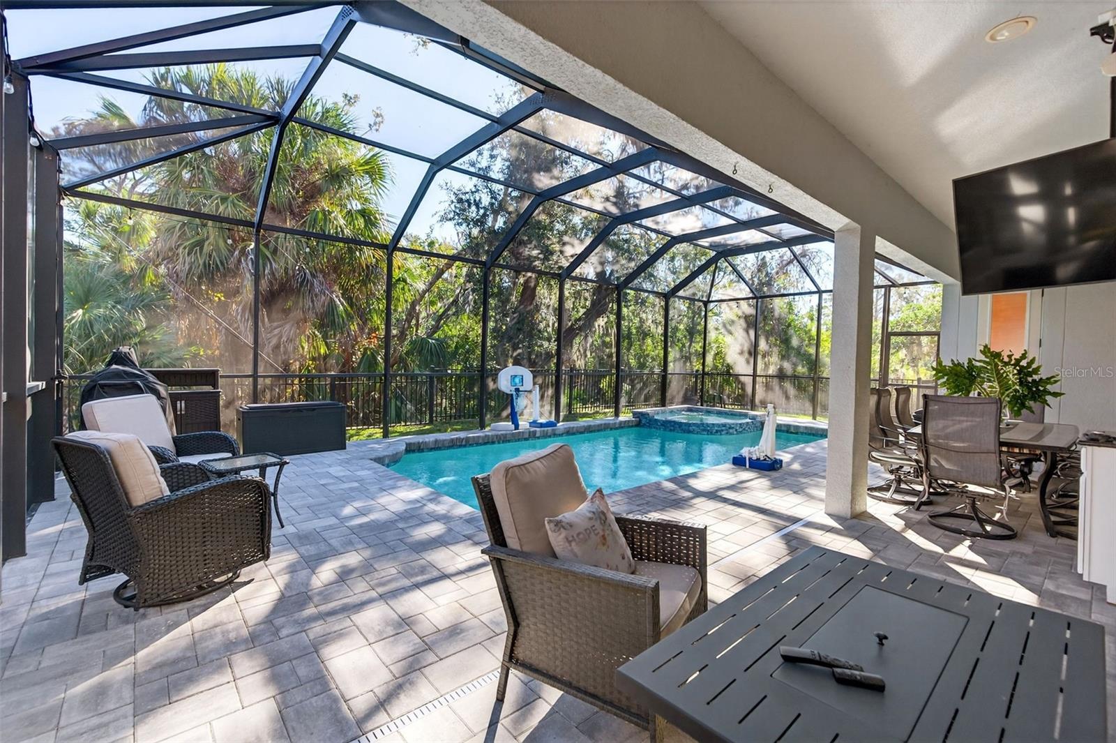 8111 Santa Rosa Ct, Sarasota, FL 34243 photo