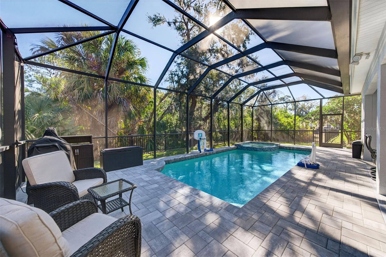 8111 Santa Rosa Ct, Sarasota, FL 34243 photo