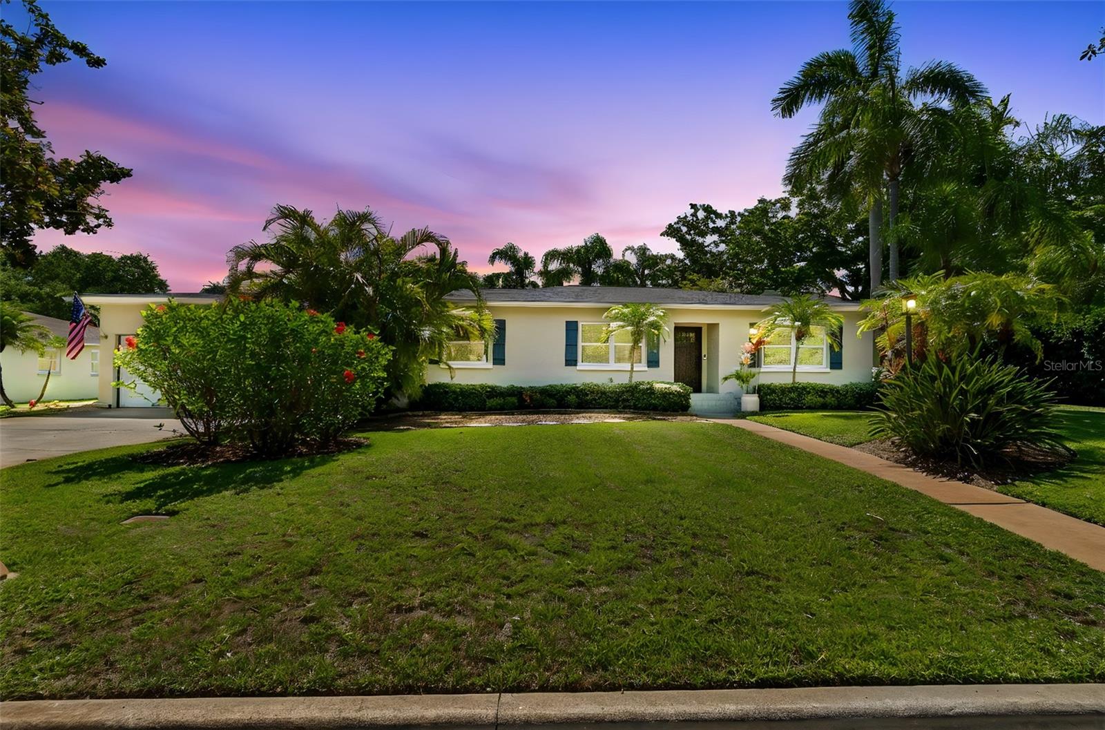 1743 Eagles Nest Dr, Belleair, FL 33756 photo