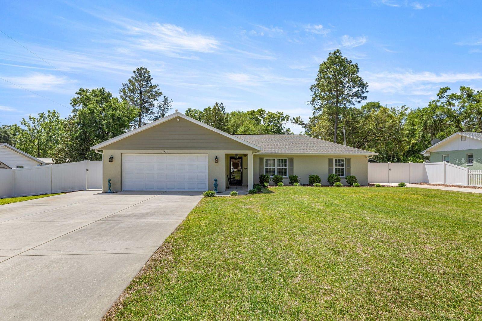 20430 SW 80 Place Rd, Dunnellon, FL 34431 photo