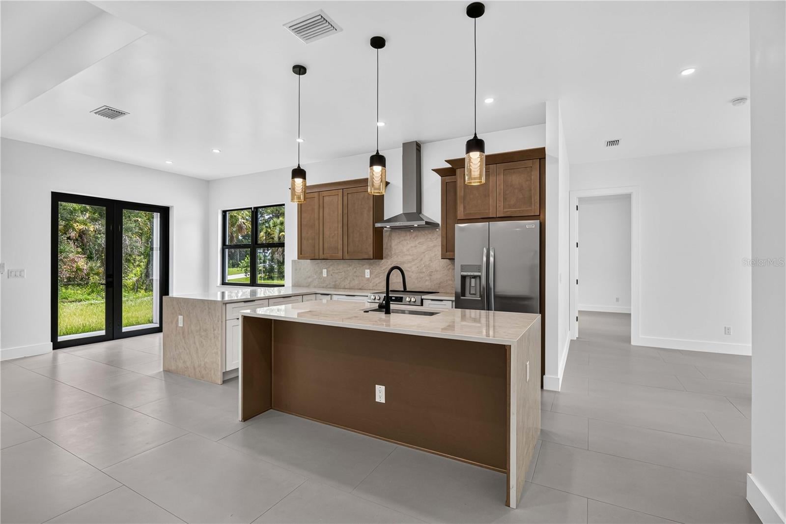 18420 Jefferson Ave, Port Charlotte, FL 33954 photo