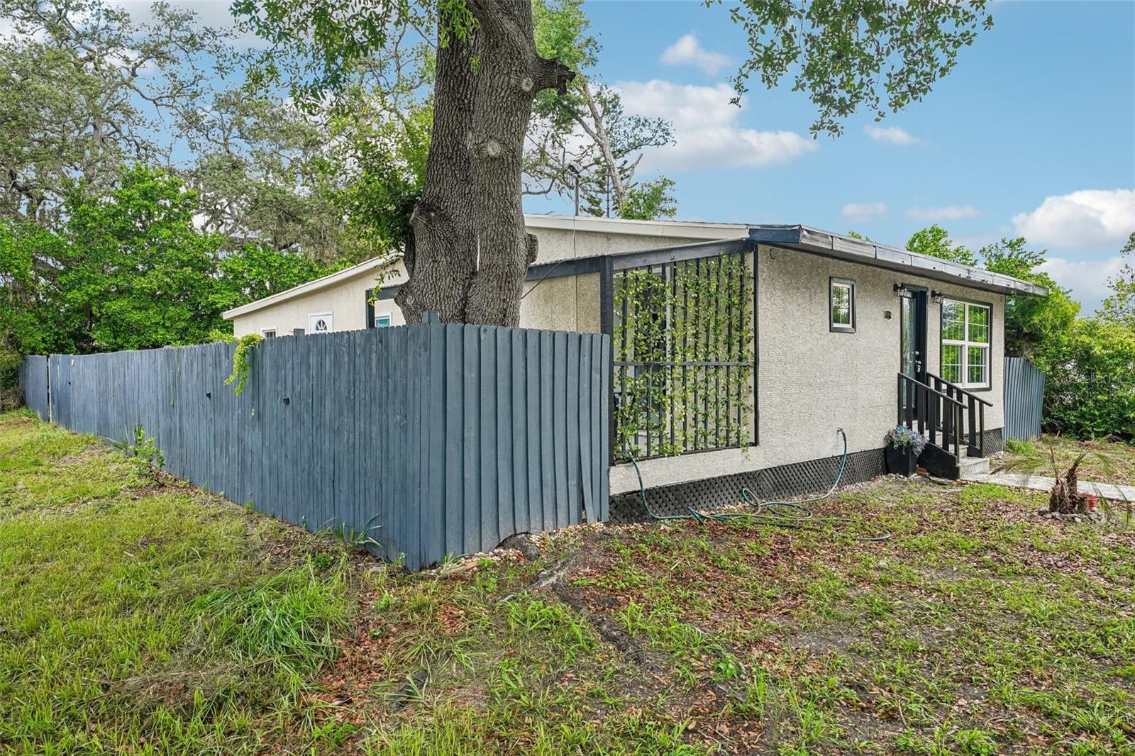 8514 N Branch Ave, Tampa, FL 33604 photo