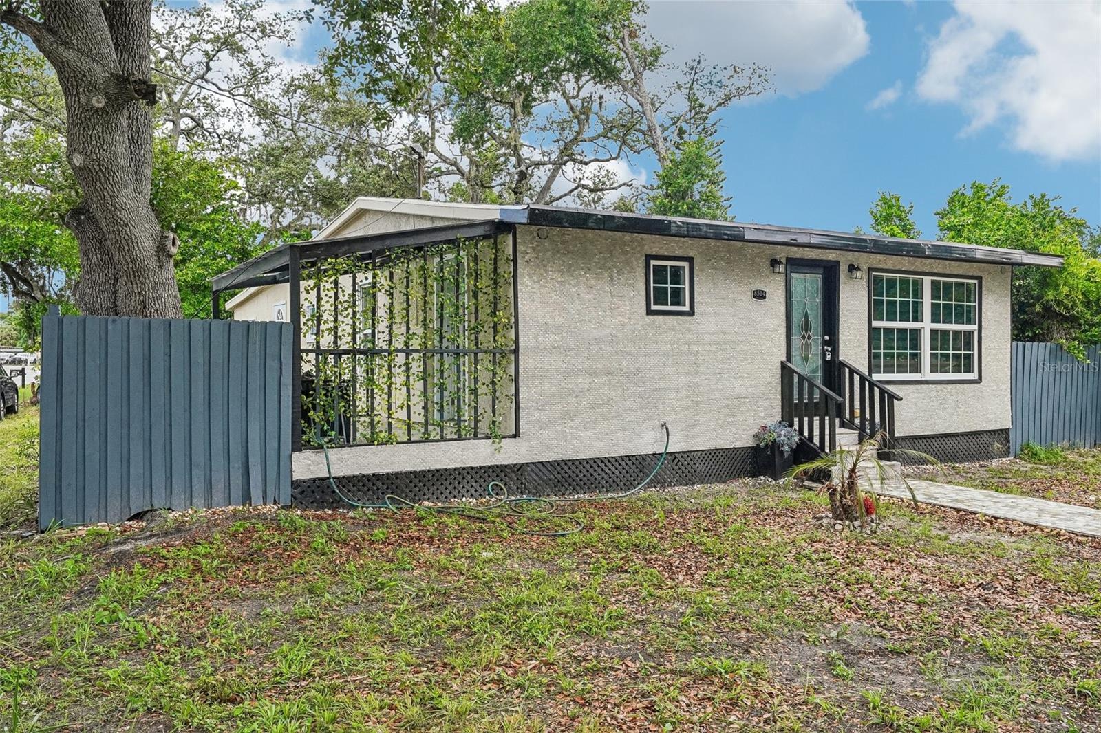 8514 N Branch Ave, Tampa, FL 33604 photo