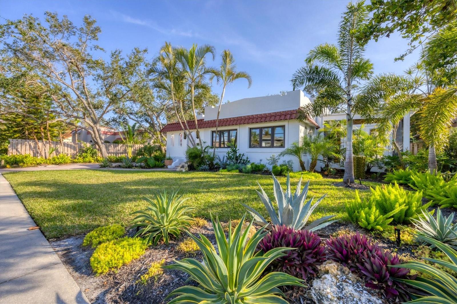 1864 Clematis Street St, Sarasota, FL 34239
