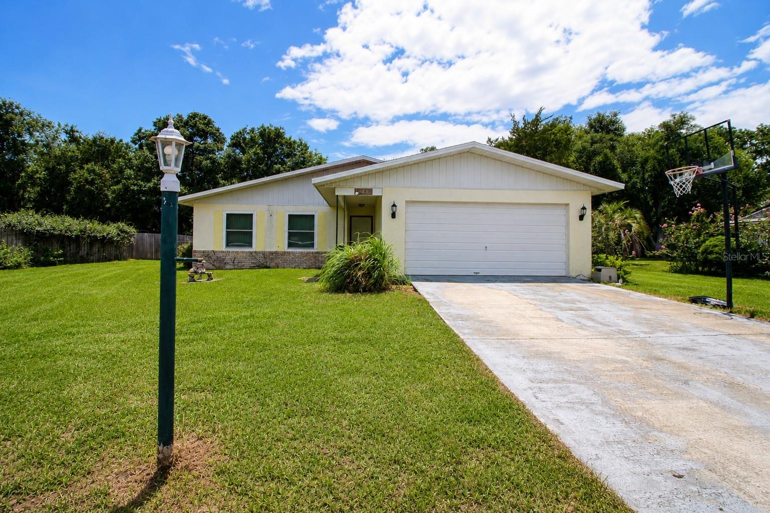 742 Bahia Cir, Ocala, FL 34472 photo