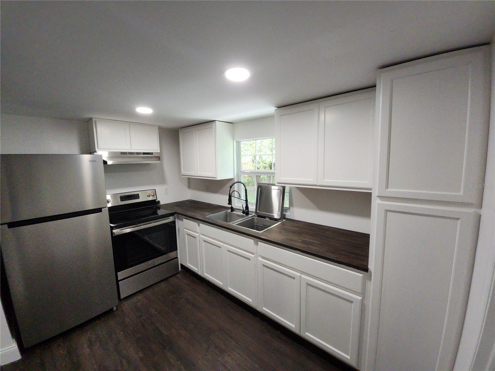 8569 W Admiral Byrd Ln, Crystal River, FL 34429 photo