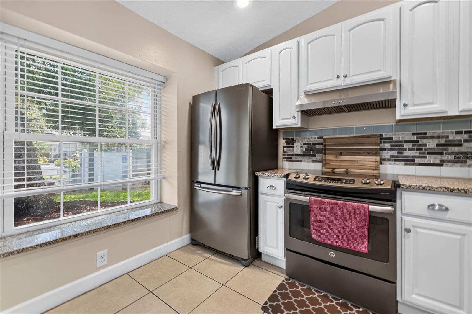 3911 Camino Ct, Largo, FL 33771 photo
