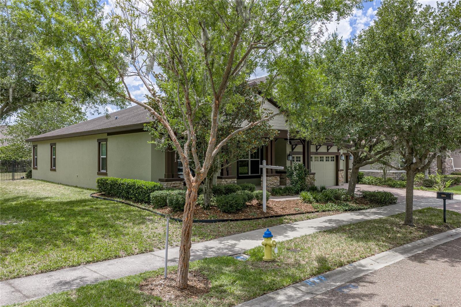 5904 Shell Ridge Dr, Lithia, FL 33547 photo