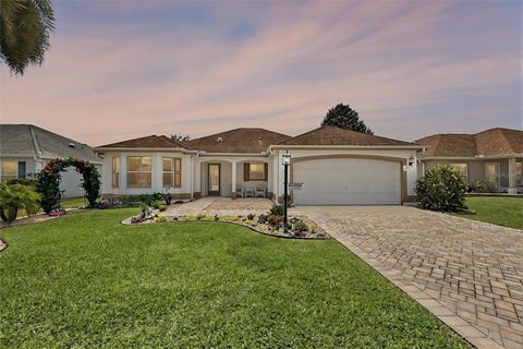 Single Family Residence in LADY LAKE FL 1912 ARMONDO DRIVE.jpg