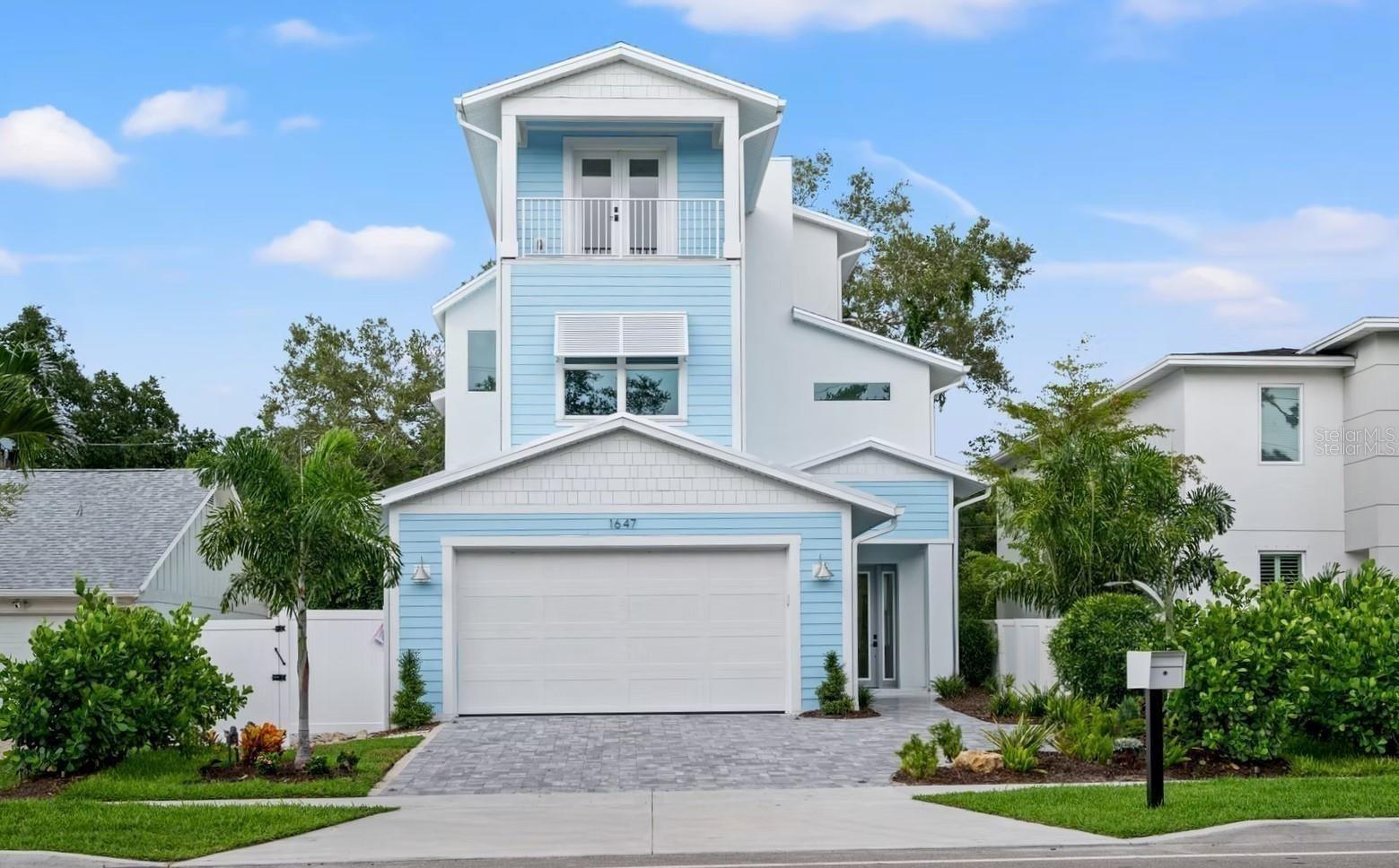 1647 Siesta Dr, Sarasota, FL 34239 photo