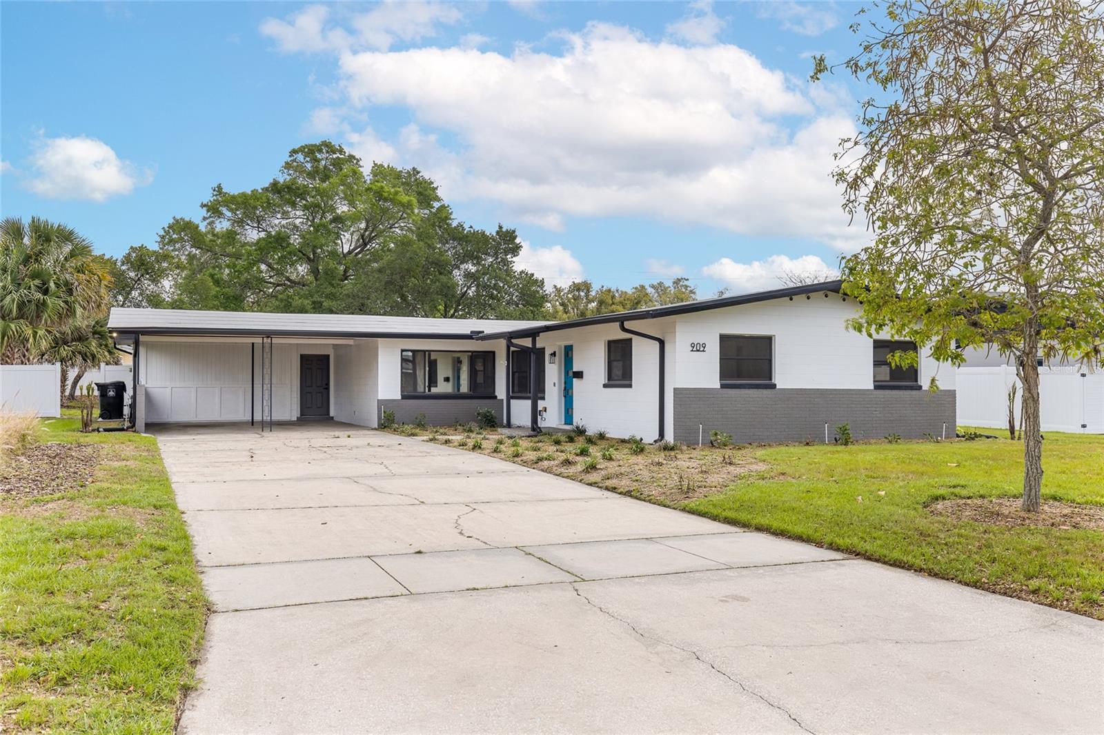 909 Marabon Ave, Orlando, FL 32806 photo