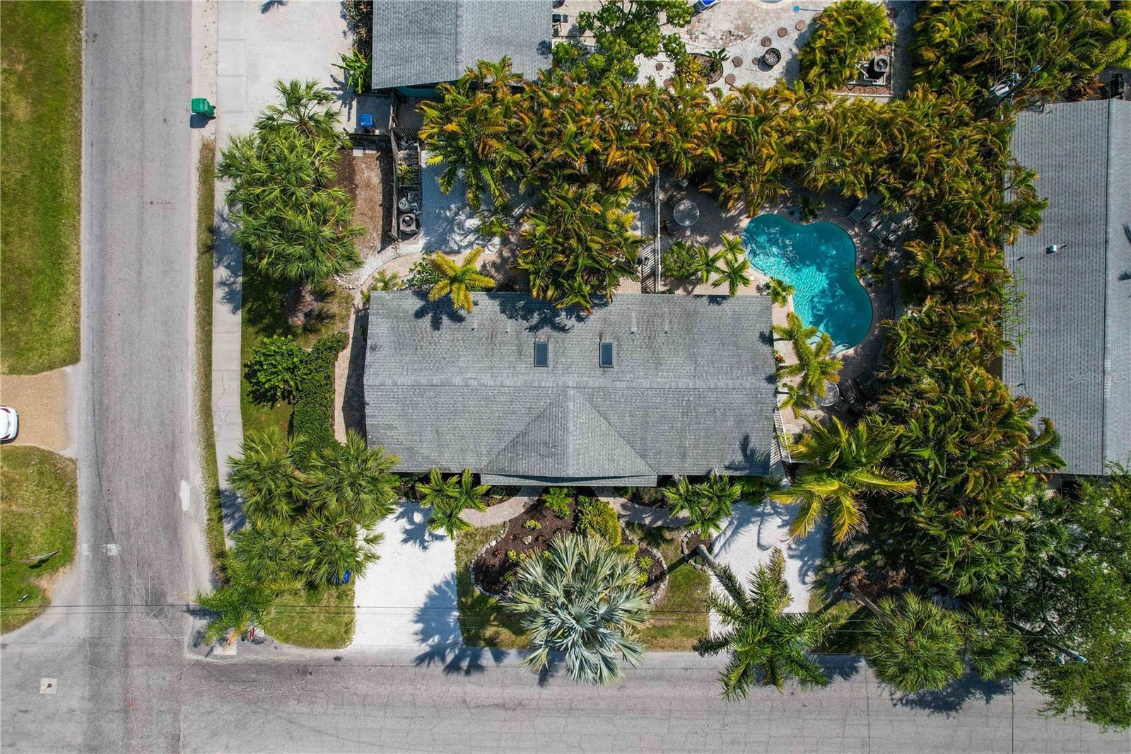 76 N Shore Dr, Anna Maria, FL 34216 photo