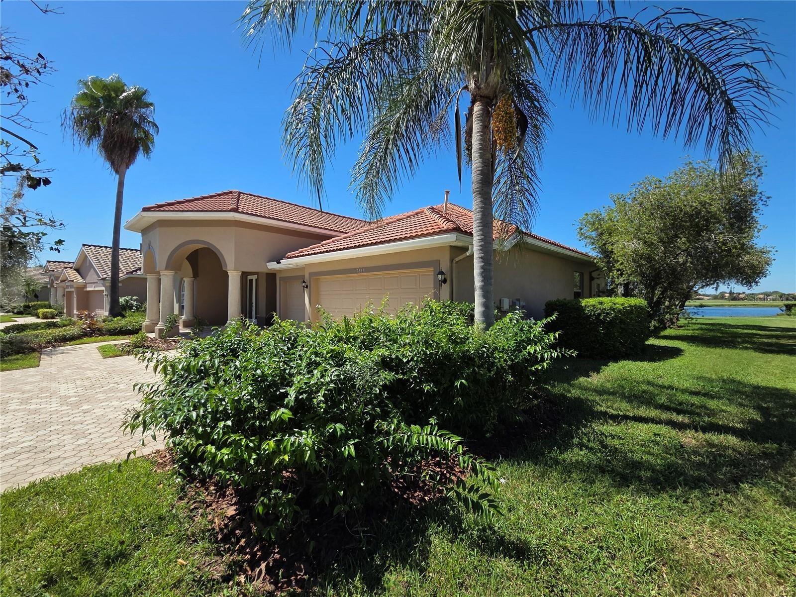 7531 Camden Harbor Dr, Bradenton, FL 34212 photo