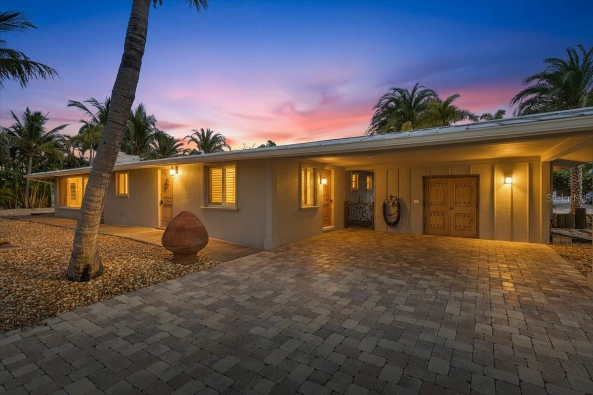 834 Jungle Queen Way, Longboat Key, FL 34228 photo