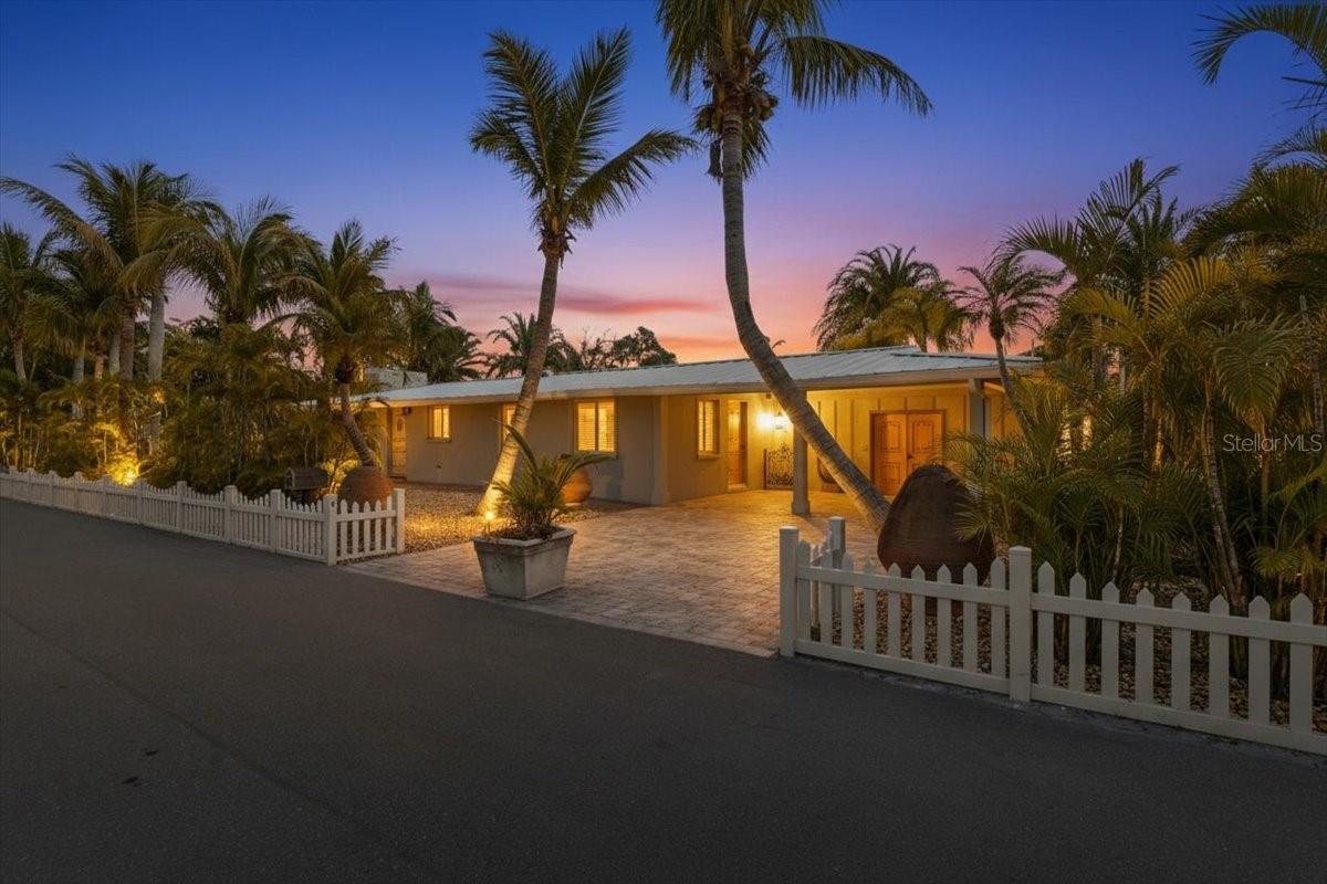 834 Jungle Queen Way, Longboat Key, FL 34228 photo