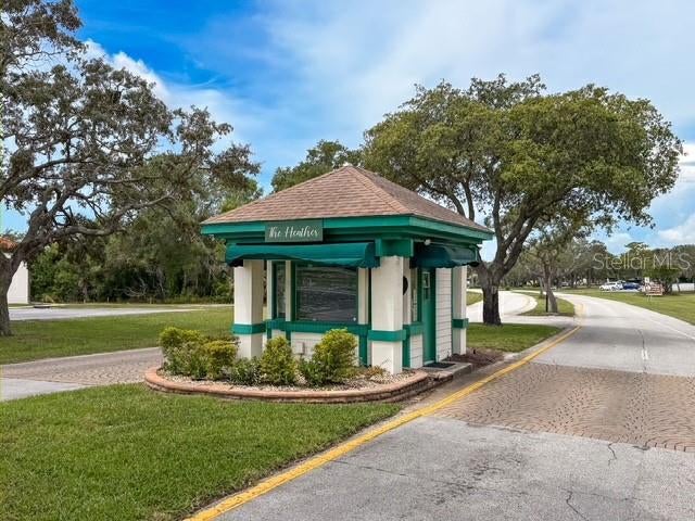 9410 Nakoma Way #H, Weeki Wachee, FL 34613 photo
