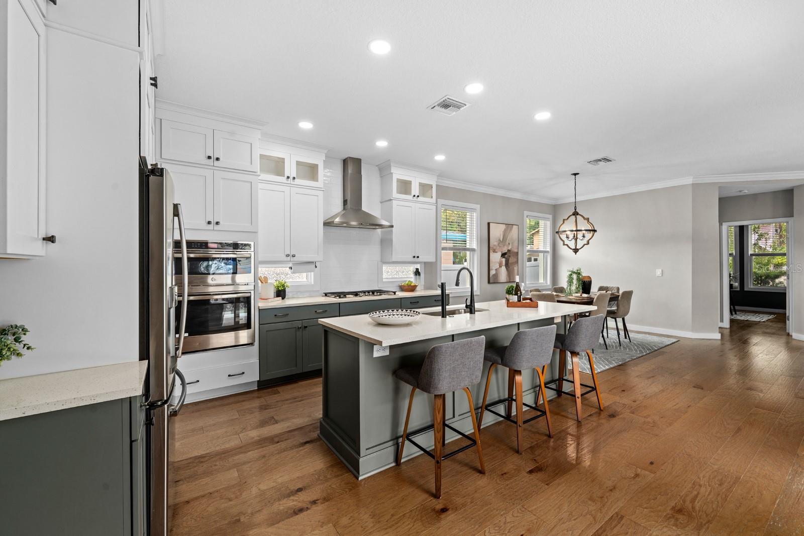 1028 5 St, Saint Petersburg, FL 33701 photo