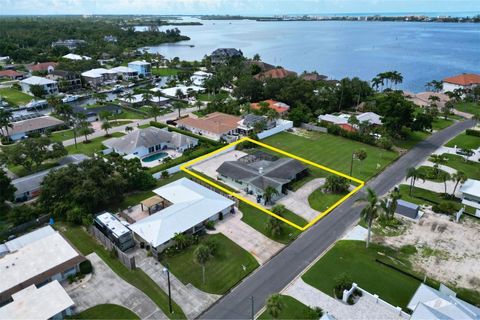 Single Family Residence in SARASOTA FL 1848 SOUTHPOINTE DRIVE.jpg