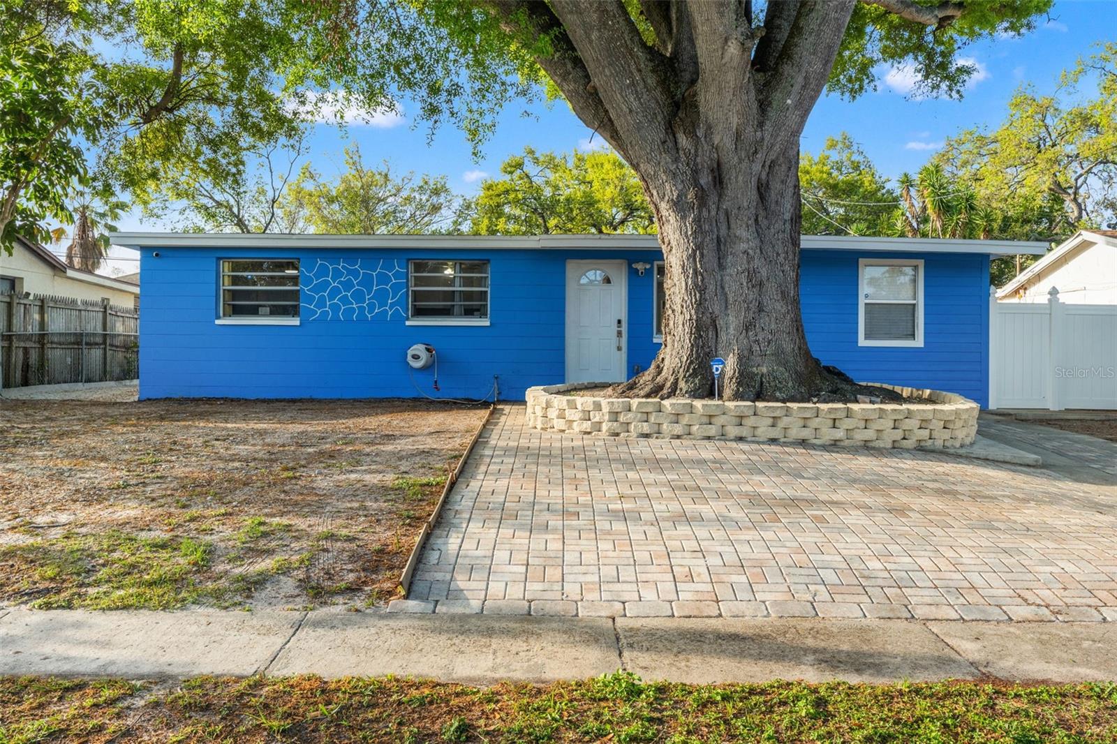 8996 Southern Comfort Dr, Largo, FL 33773 photo