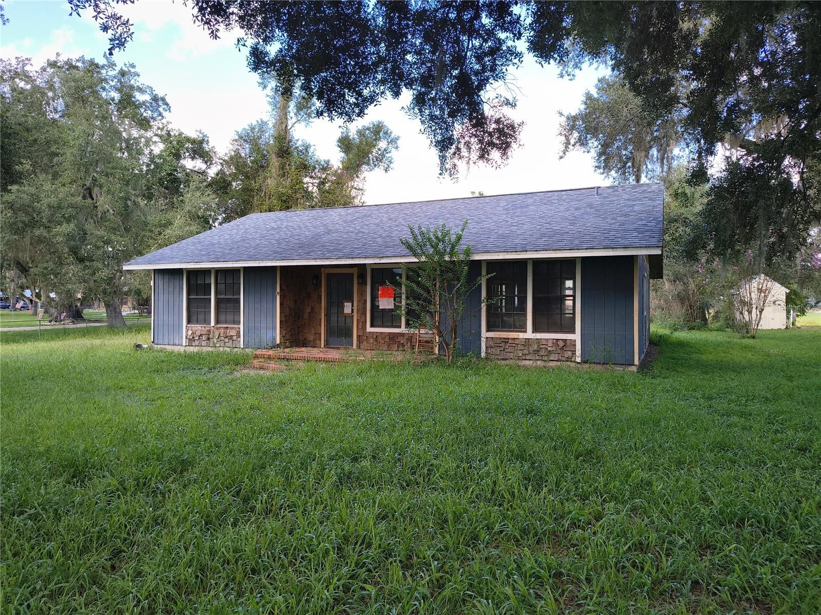 5125 Lakewood Dr, Dade City, FL 33523