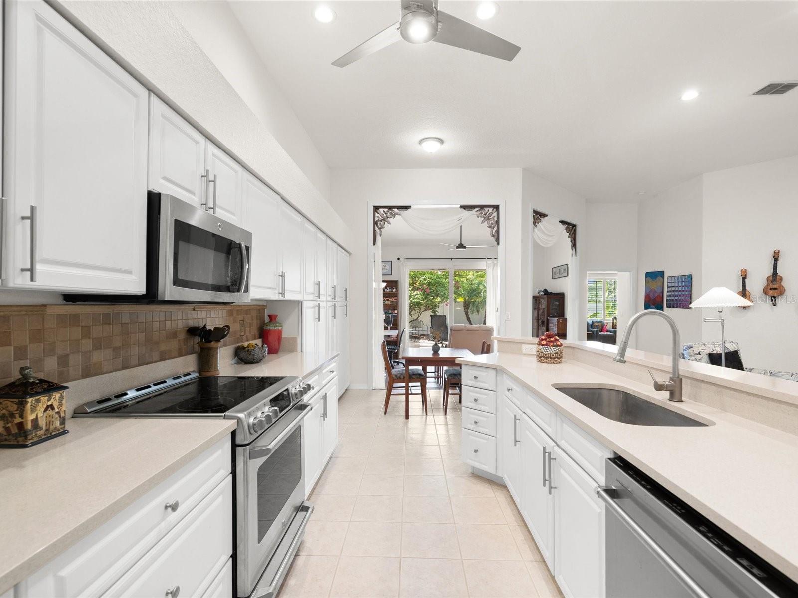 1101 Haley Ln, Dunedin, FL 34698 photo