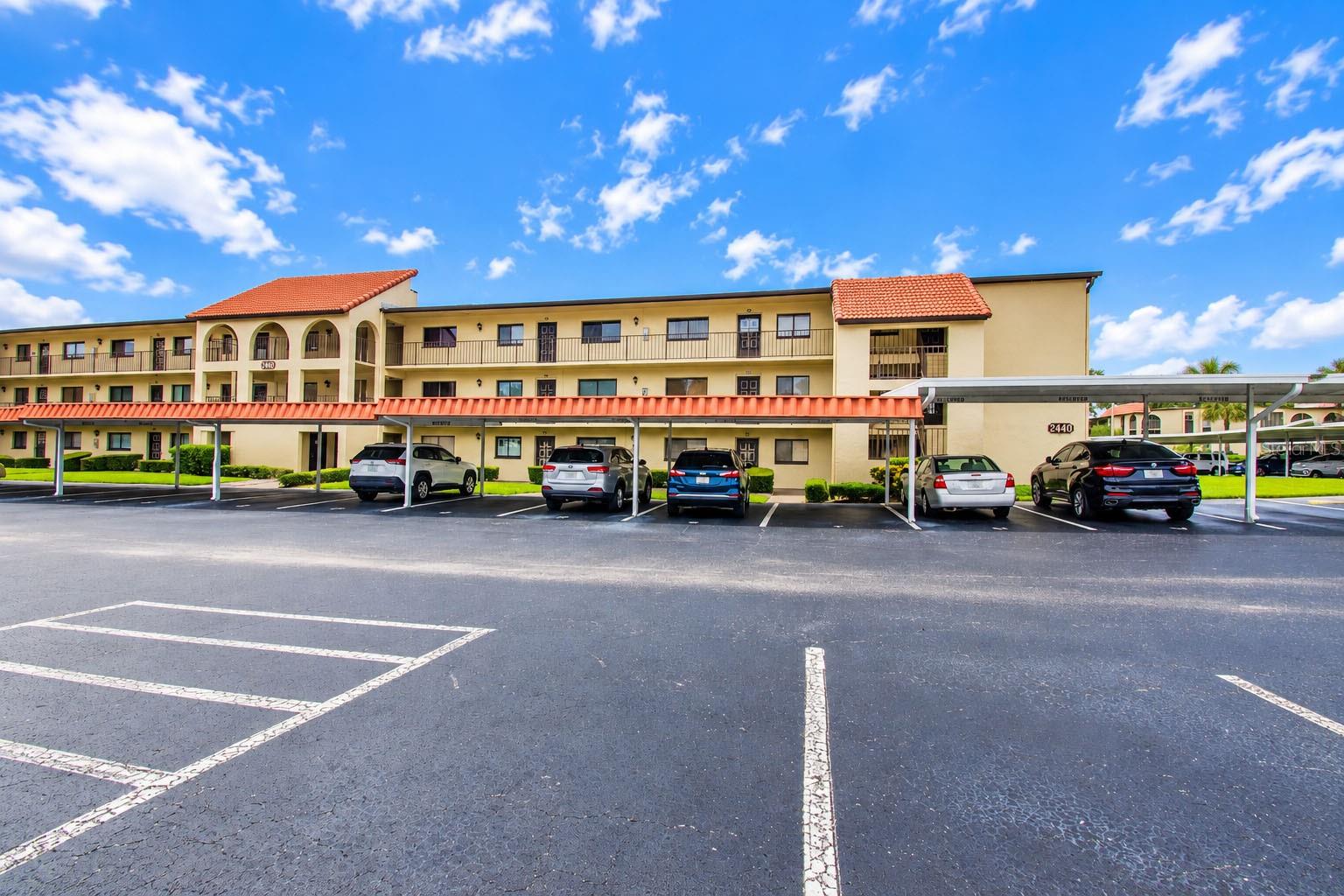 2440 Winding Creek Blvd, Clearwater, FL 33761