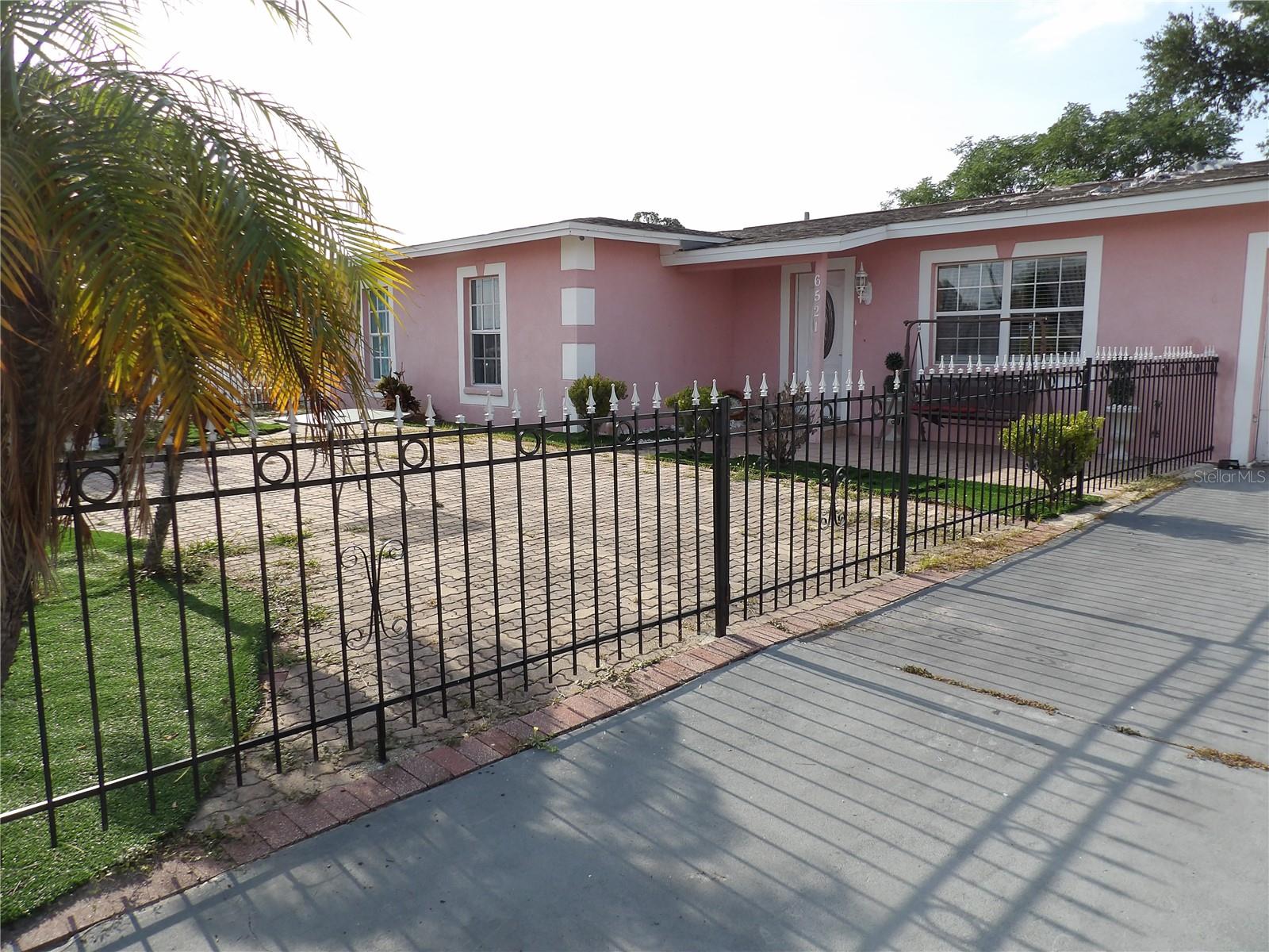 6521 W Hanna Ave, Tampa, FL 33634 photo