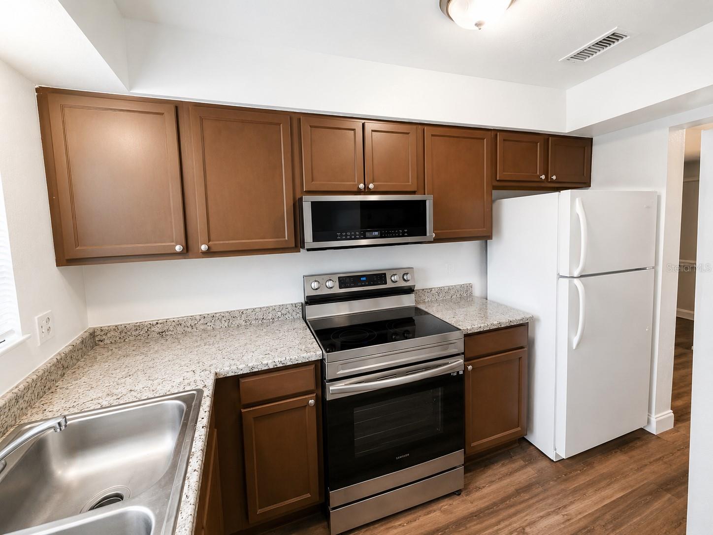 202 Eden Ln #B, Kissimmee, FL 34743 photo