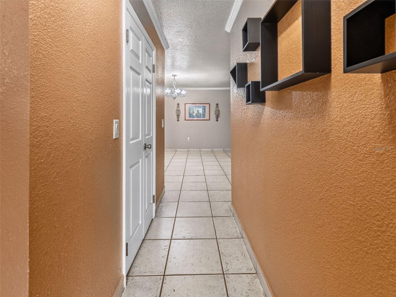 8516 Twin Lake Blvd, Tampa, FL 33614 photo