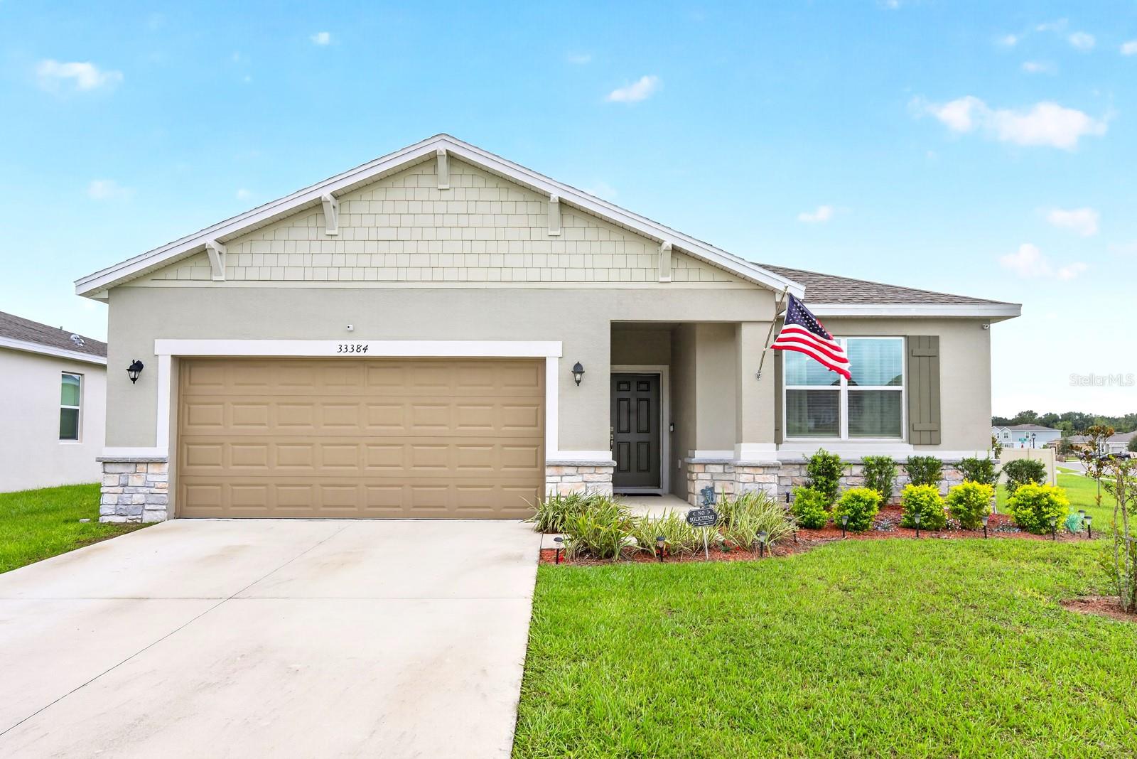 33384 Country House Dr, Sorrento, FL 32776