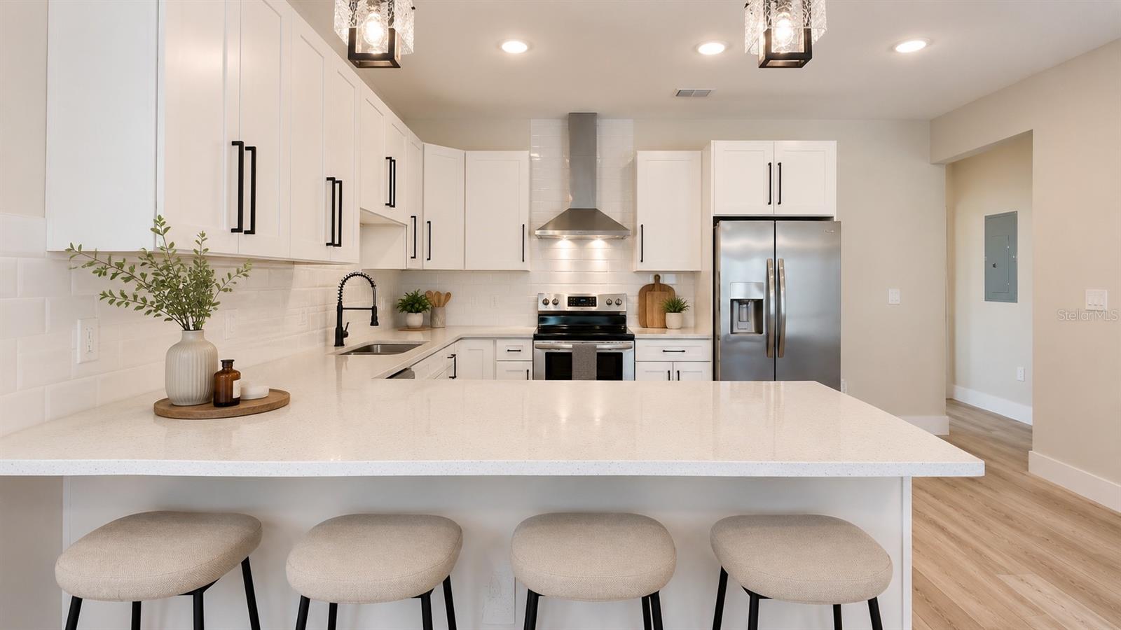 4710 21 St, Saint Petersburg, FL 33714 photo