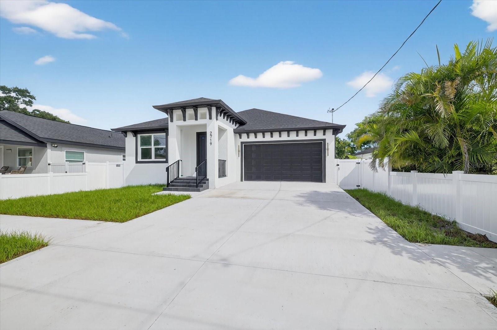 2719 W Saint John St, Tampa, FL 33607 photo